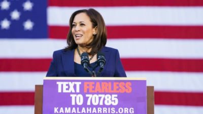 Kamala Harris announcing her bid for President with a Mobile CTA via Keyword at her launch event